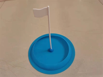 Minigolfhål med flagga